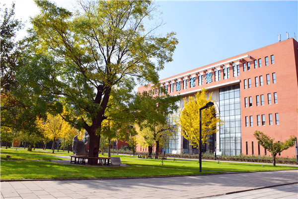 秋風(fēng)送爽 落葉書香 一中校園的濃濃秋韻